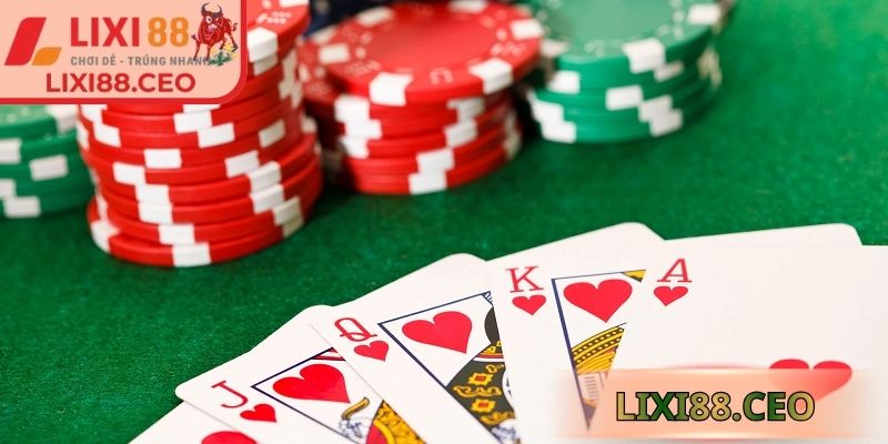 Ba lá bài kết hợp lá chung, rèn luyện phản ứng nhanh nhạy